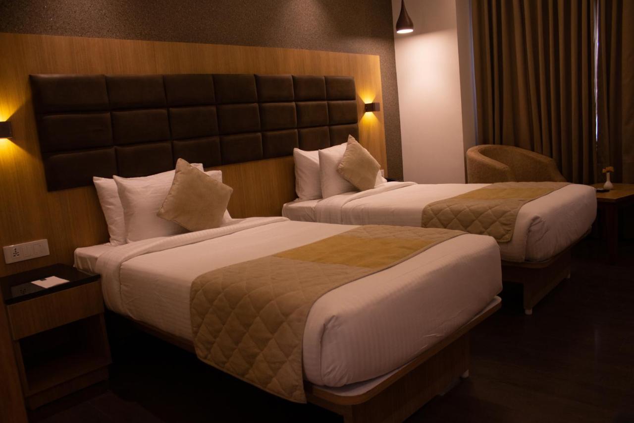Shivas Galaxy Hotel Devanahalli Exteriör bild