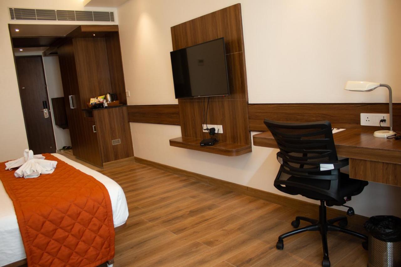 Shivas Galaxy Hotel Devanahalli Exteriör bild
