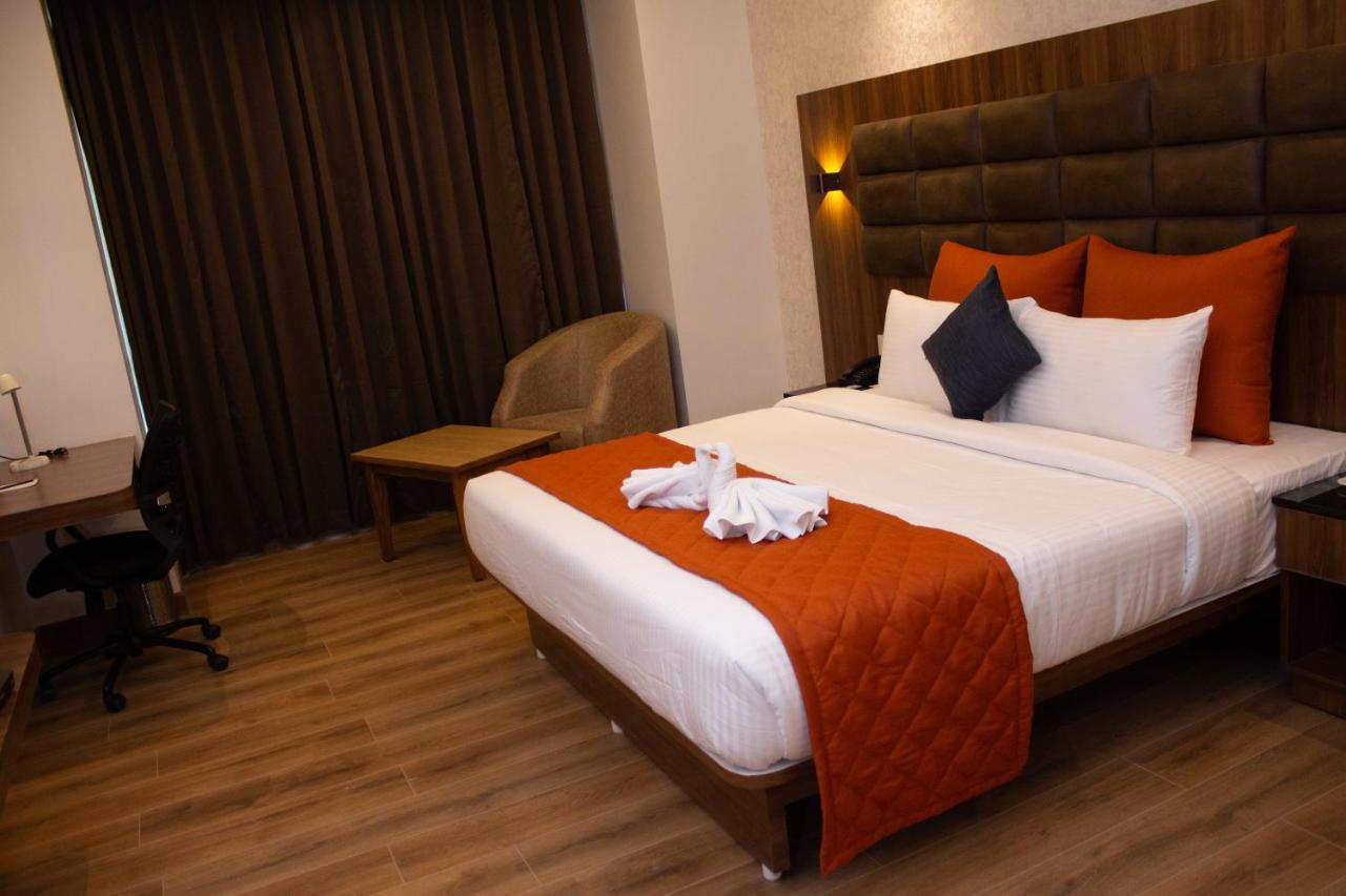 Shivas Galaxy Hotel Devanahalli Exteriör bild