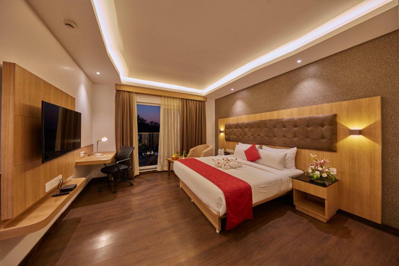 Shivas Galaxy Hotel Devanahalli Exteriör bild