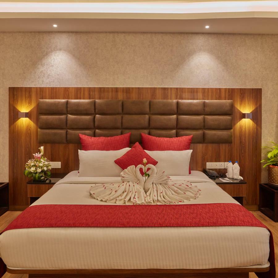 Shivas Galaxy Hotel Devanahalli Exteriör bild