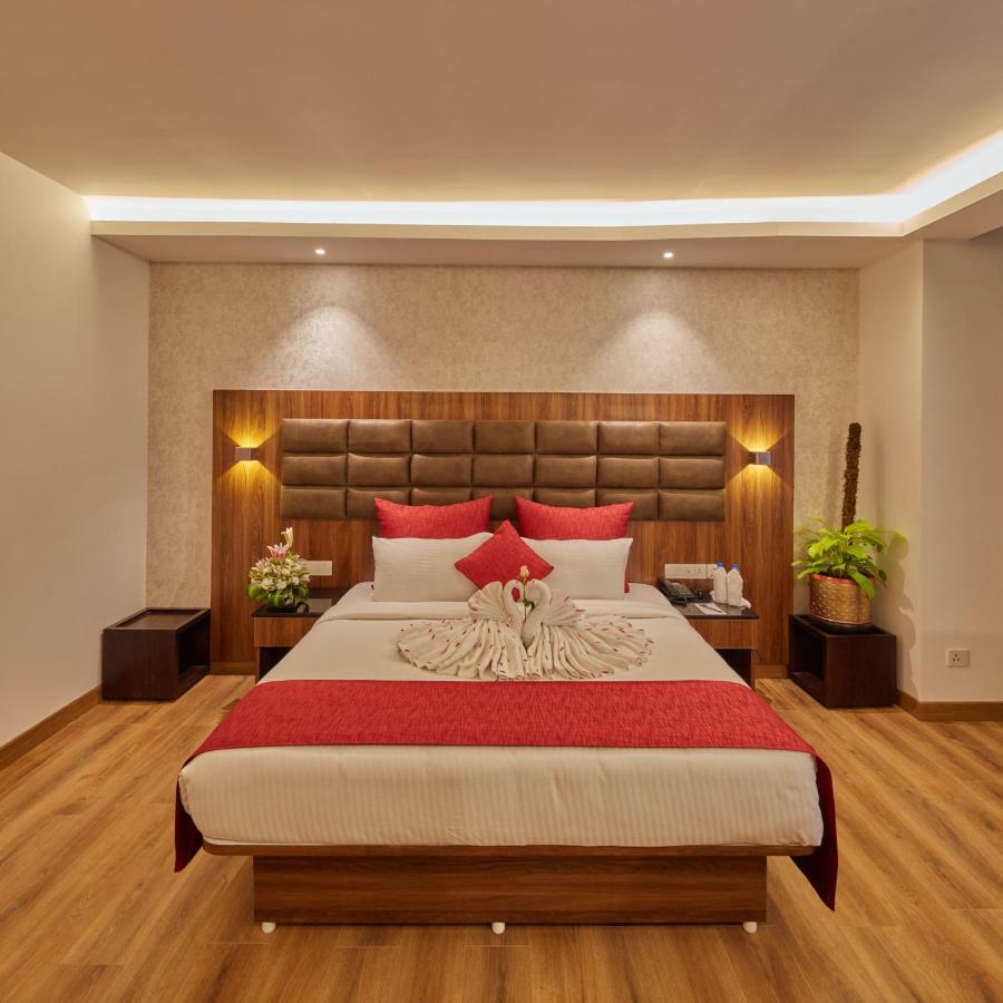 Shivas Galaxy Hotel Devanahalli Exteriör bild