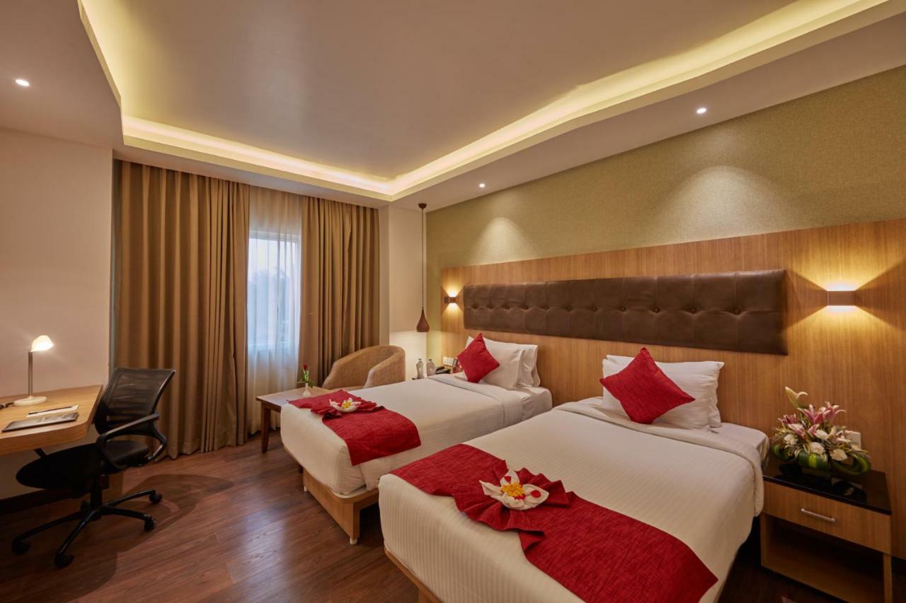 Shivas Galaxy Hotel Devanahalli Exteriör bild